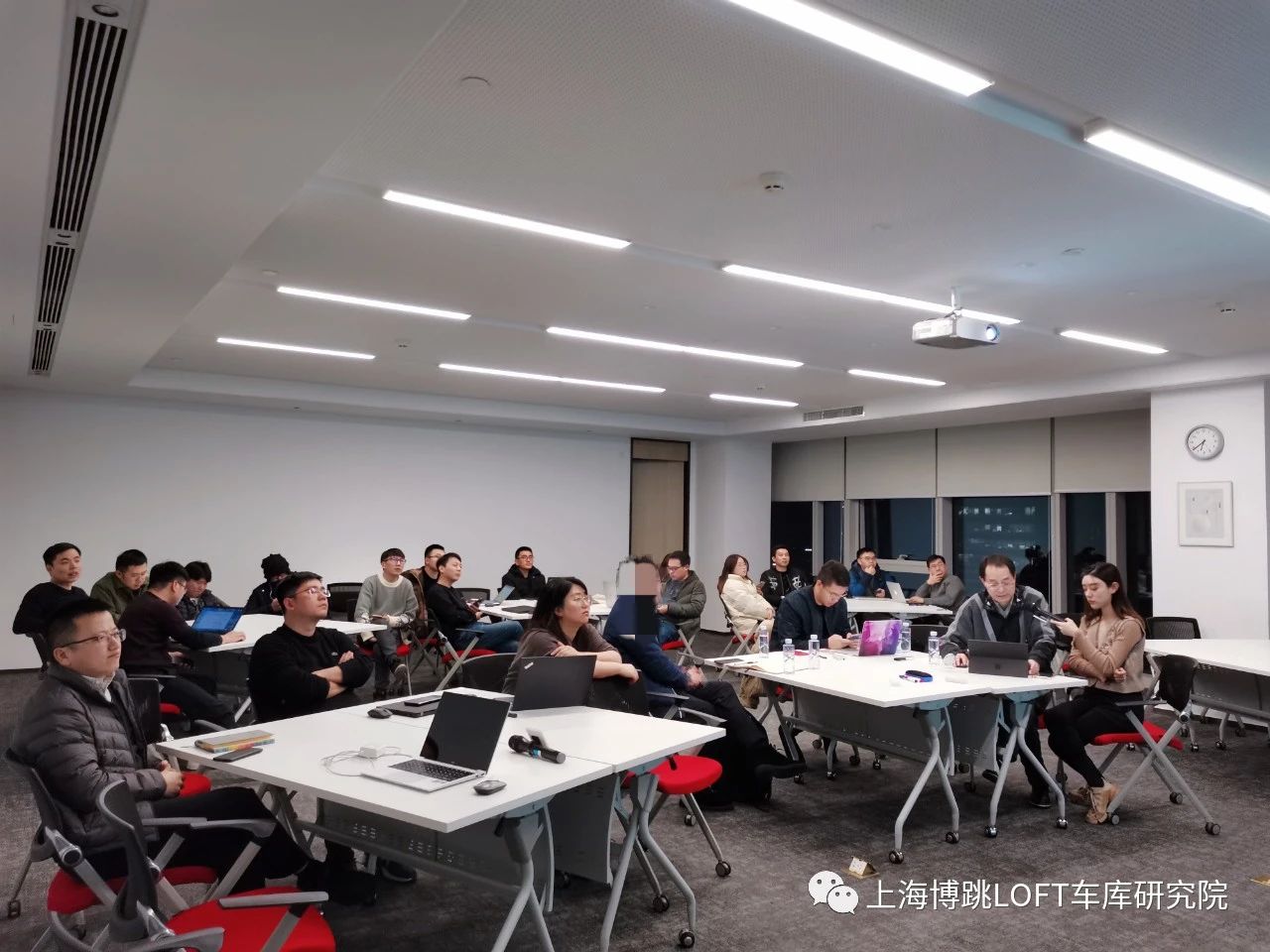 伊犁杭州LOFT车库专题会